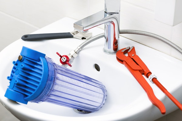 Researchers in the lab of Daniel Giammar, the Walter E. Browne Professor of Environmental Engineering in the McKelvey School of Engineering, have devised a new method that allows them to extract lead from “point-of-use” filters, providing a clearer picture of what’s coming out of the faucet. (Image: Shutterstock)